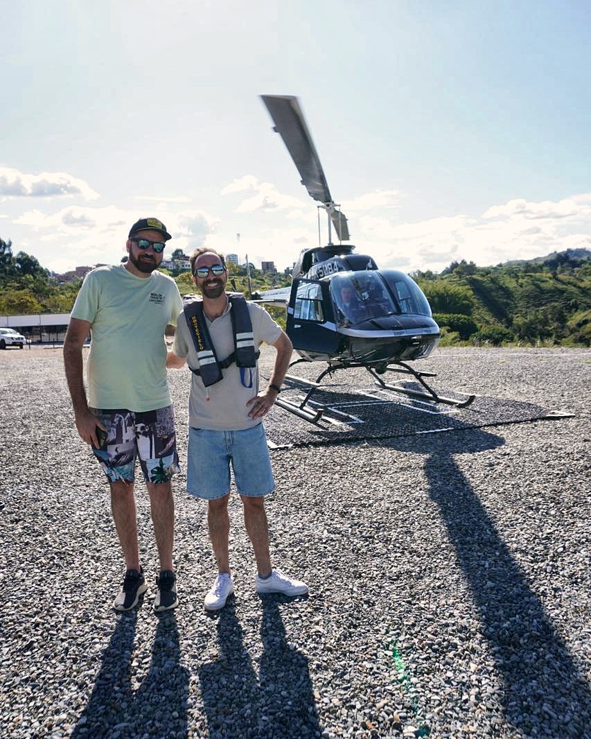 Helicóptero en Guatapé: el Peñol y el embalse desde el aire