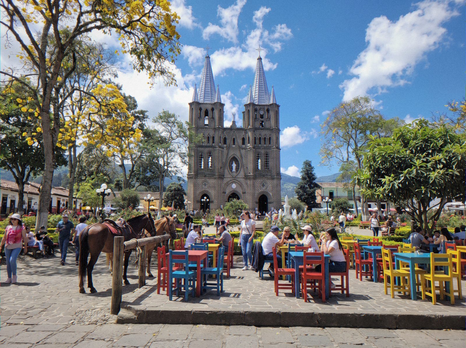 Jardín, Antioquia: Hispania, Andes y el pueblo patrimonio